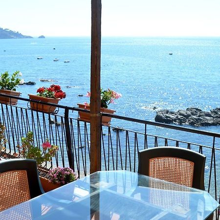 Teocle Beach Rooms Giardini-Naxos Zewnętrze zdjęcie