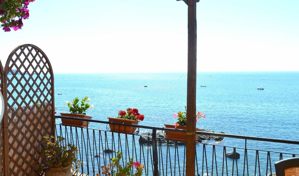 Teocle Beach Rooms Giardini-Naxos Zewnętrze zdjęcie